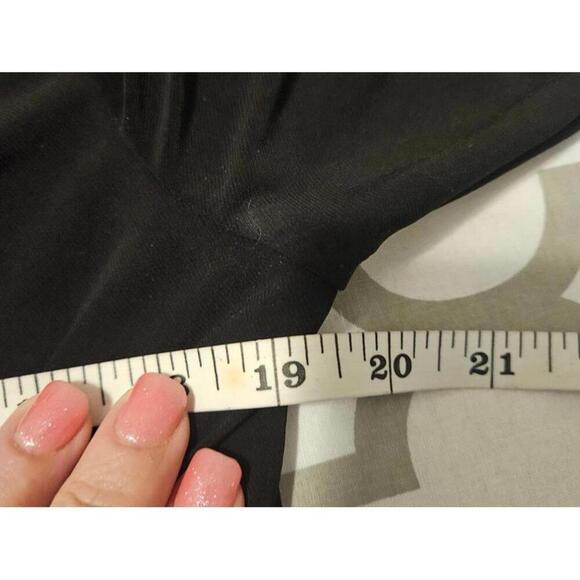 Elegant Black Midi Dress - Picture 6 of 7